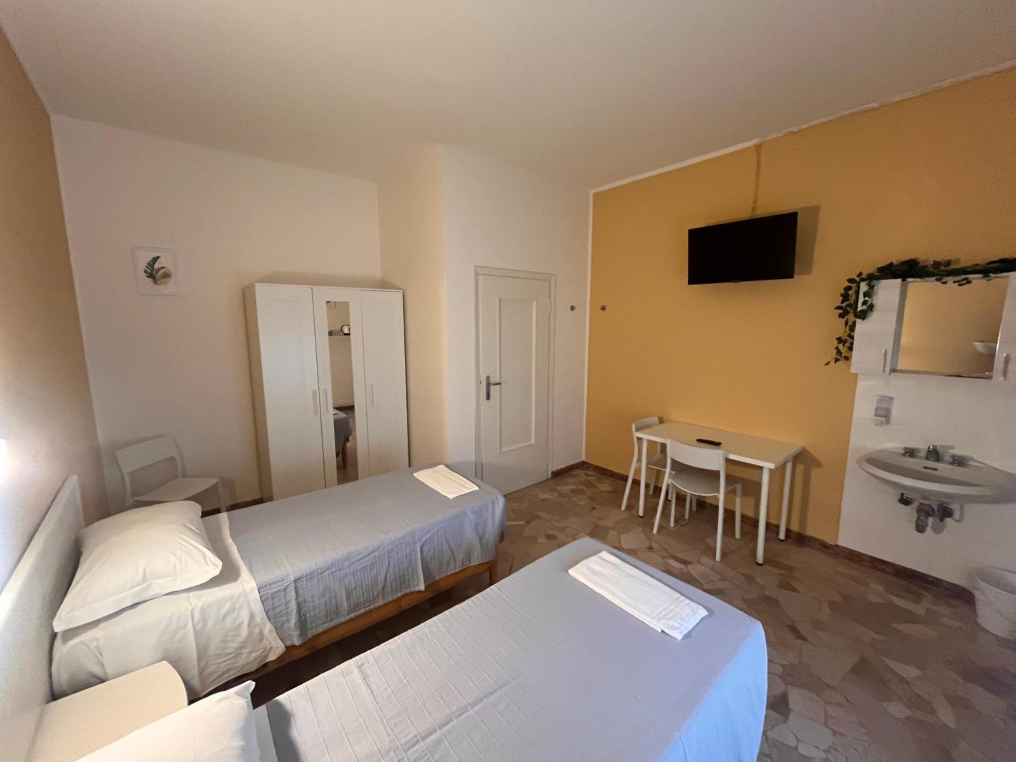 Hotel Parini Cesano Boscone Eksteriør billede