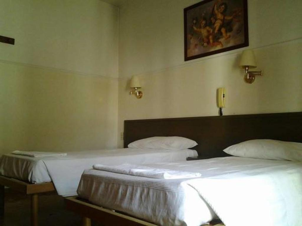 Hotel Parini Cesano Boscone Eksteriør billede